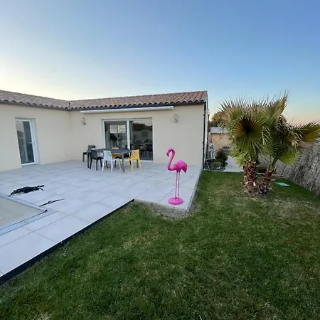 Avec Piscine Vila *